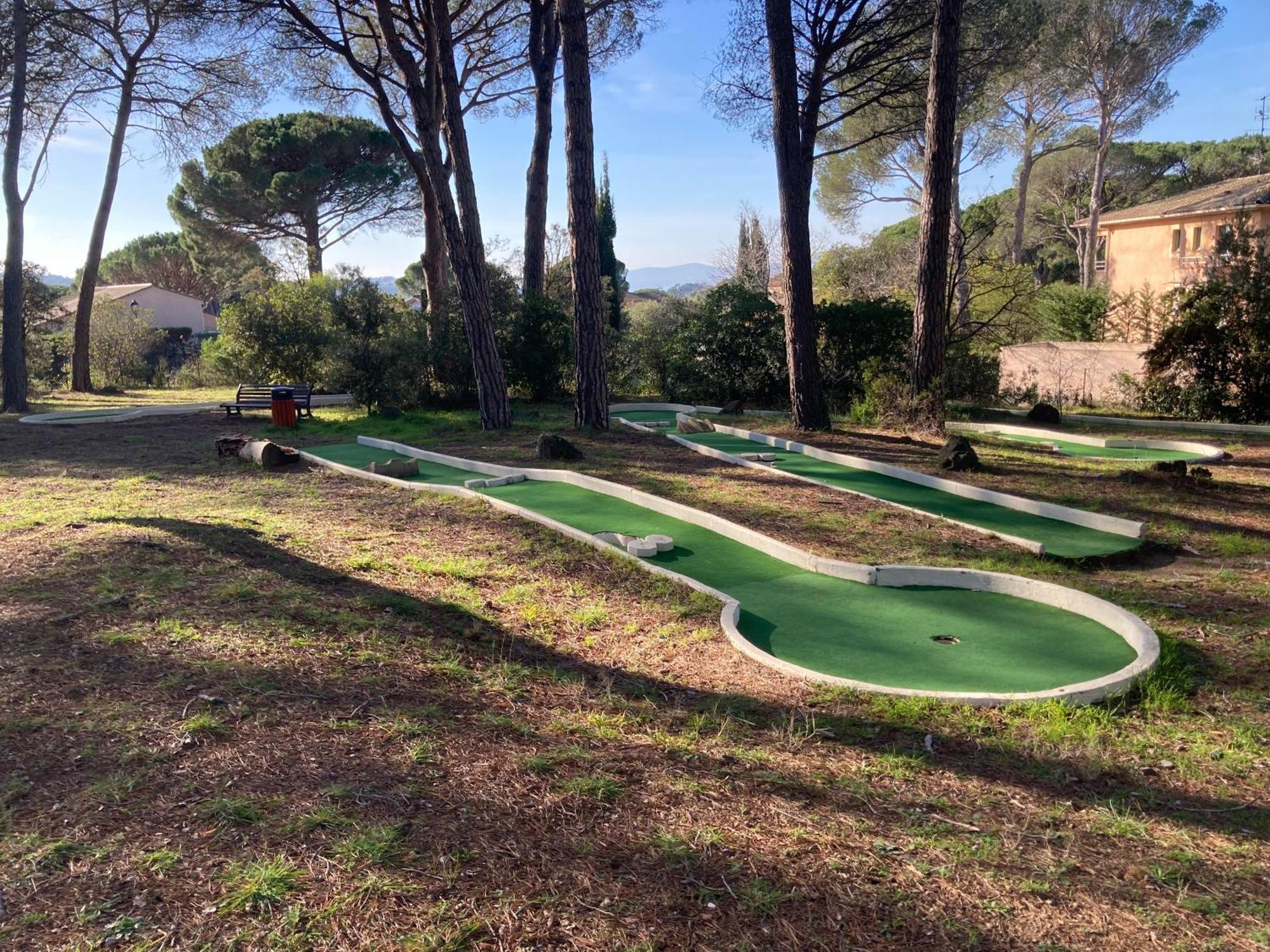 Charmant 2 Pieces Au Coeur Des Golfs De Saint Raphael Ngoại thất bức ảnh